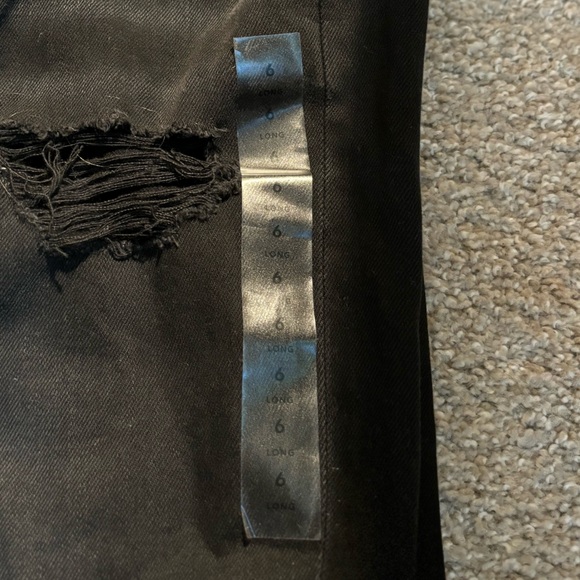 American Eagle High Rise Relaxed Mom Jean - Picture 4 of 6